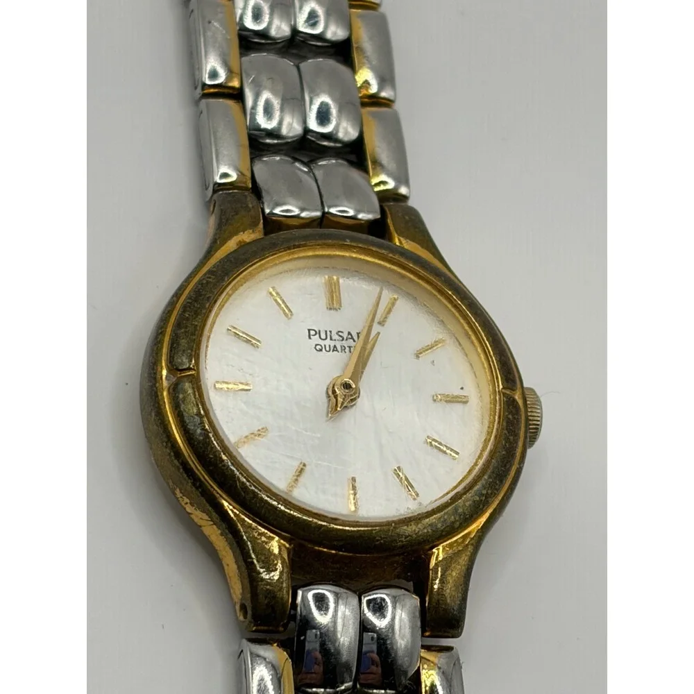 Pulsar V810 0760‎ Quartz Movement Japan Base Metal Stainless Steel Back Watch